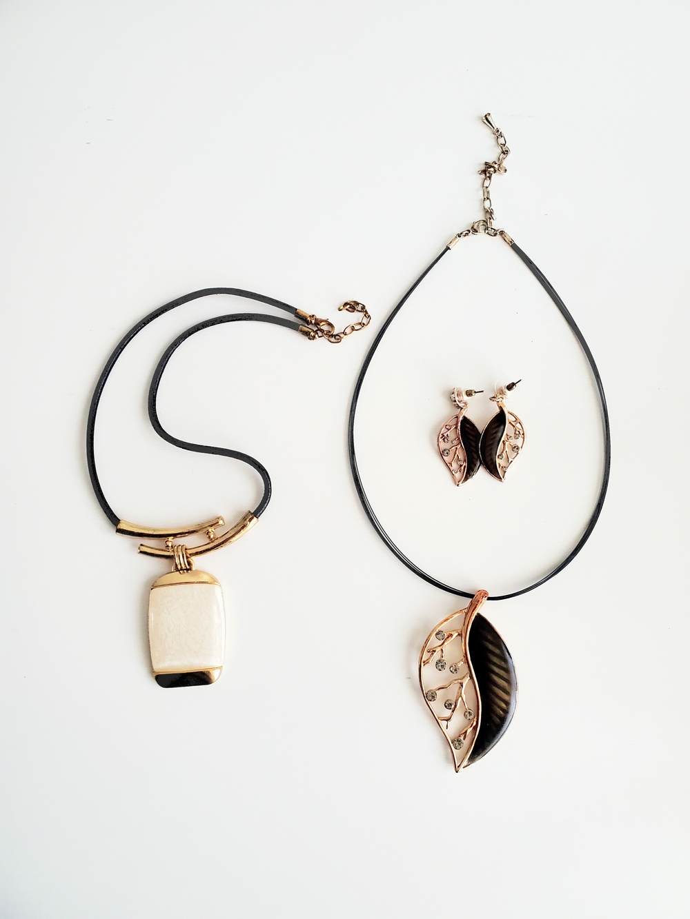 Gold Tone & Rose Gold Neckales & Earings Set - Vintage
